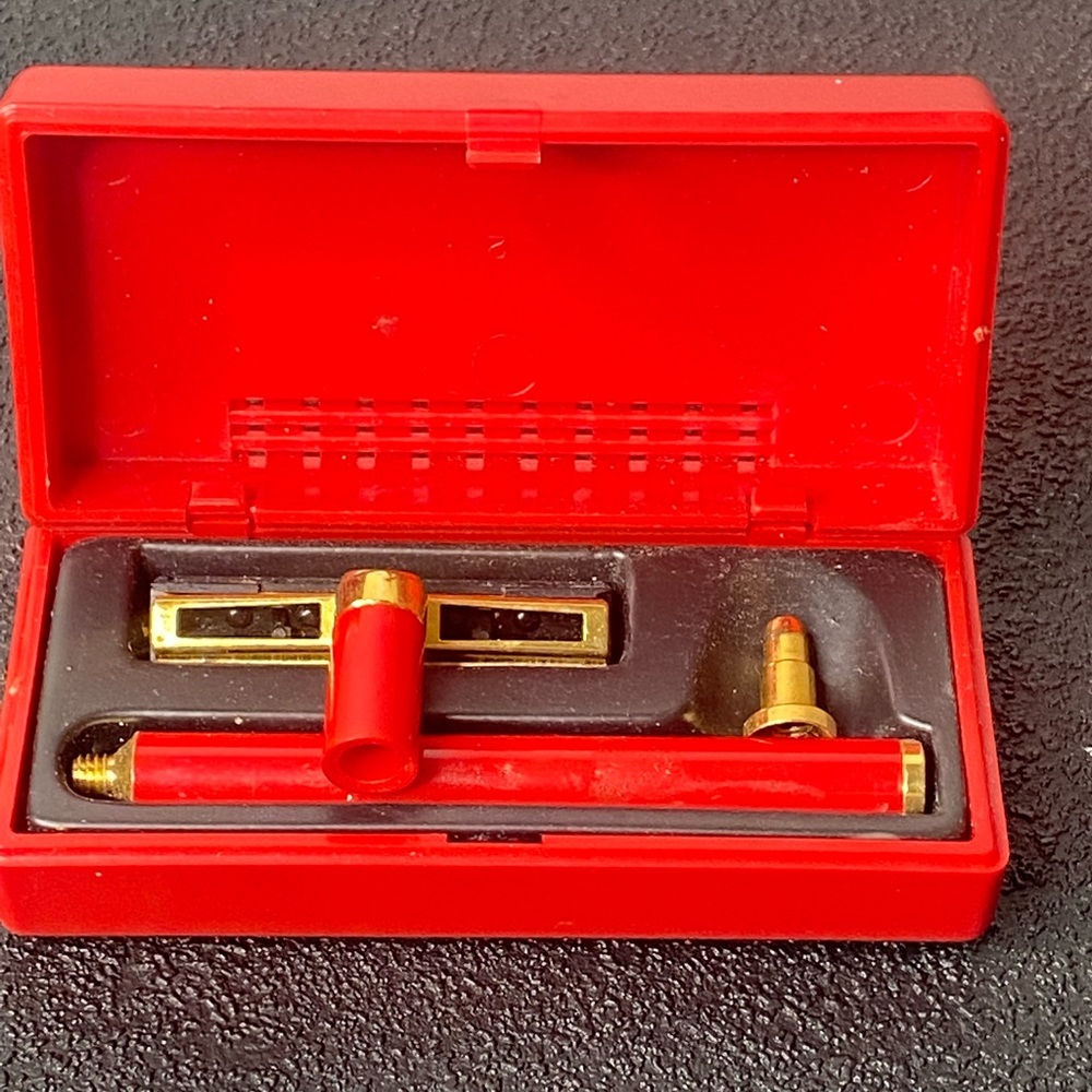 TONAL RAZOR IN CASE MADE IN ITALY SAFETY RAZOR BLADE RED IN COLOR USED Vintage